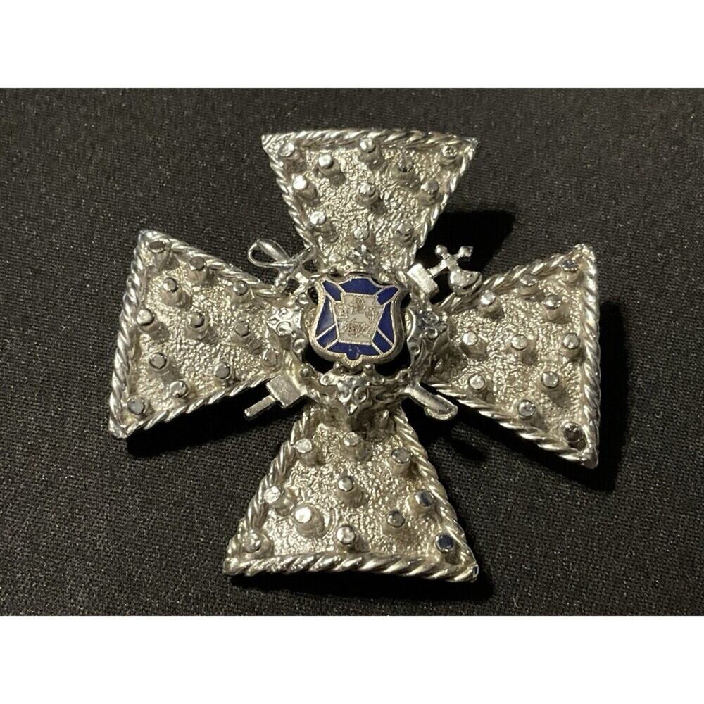 Coat Of Arms Brooch View 2